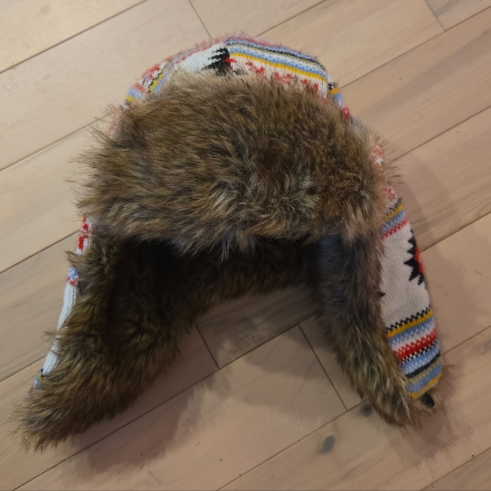 Trapper Hat - Picture 2 of 10